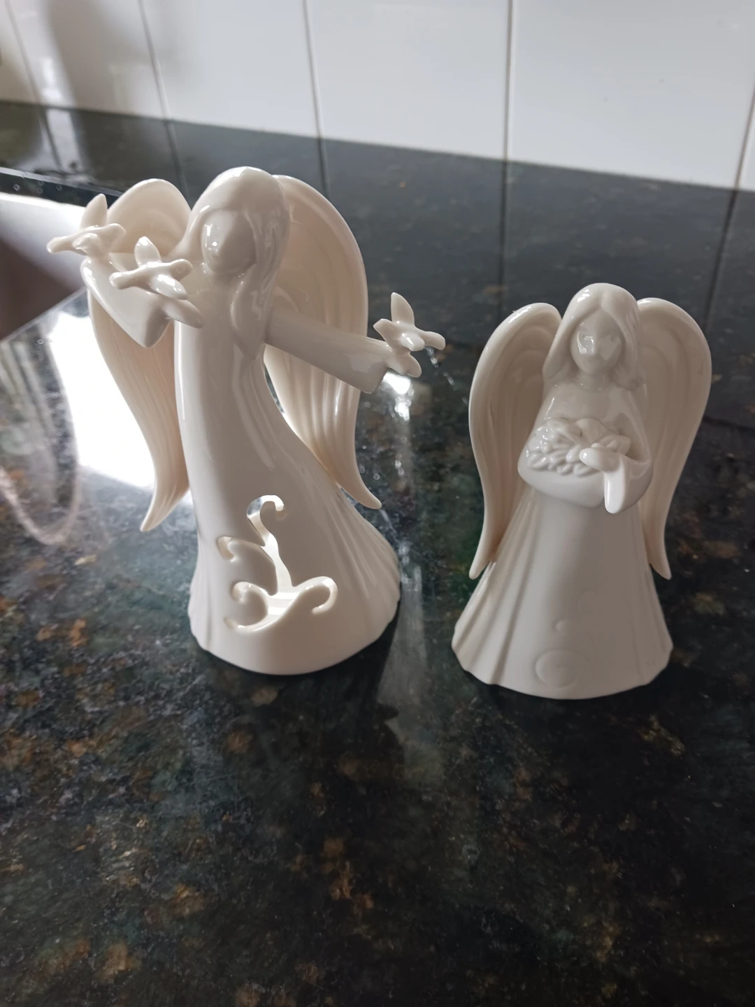 Set of 2 White Ceramic Angel Figurines - photo 5