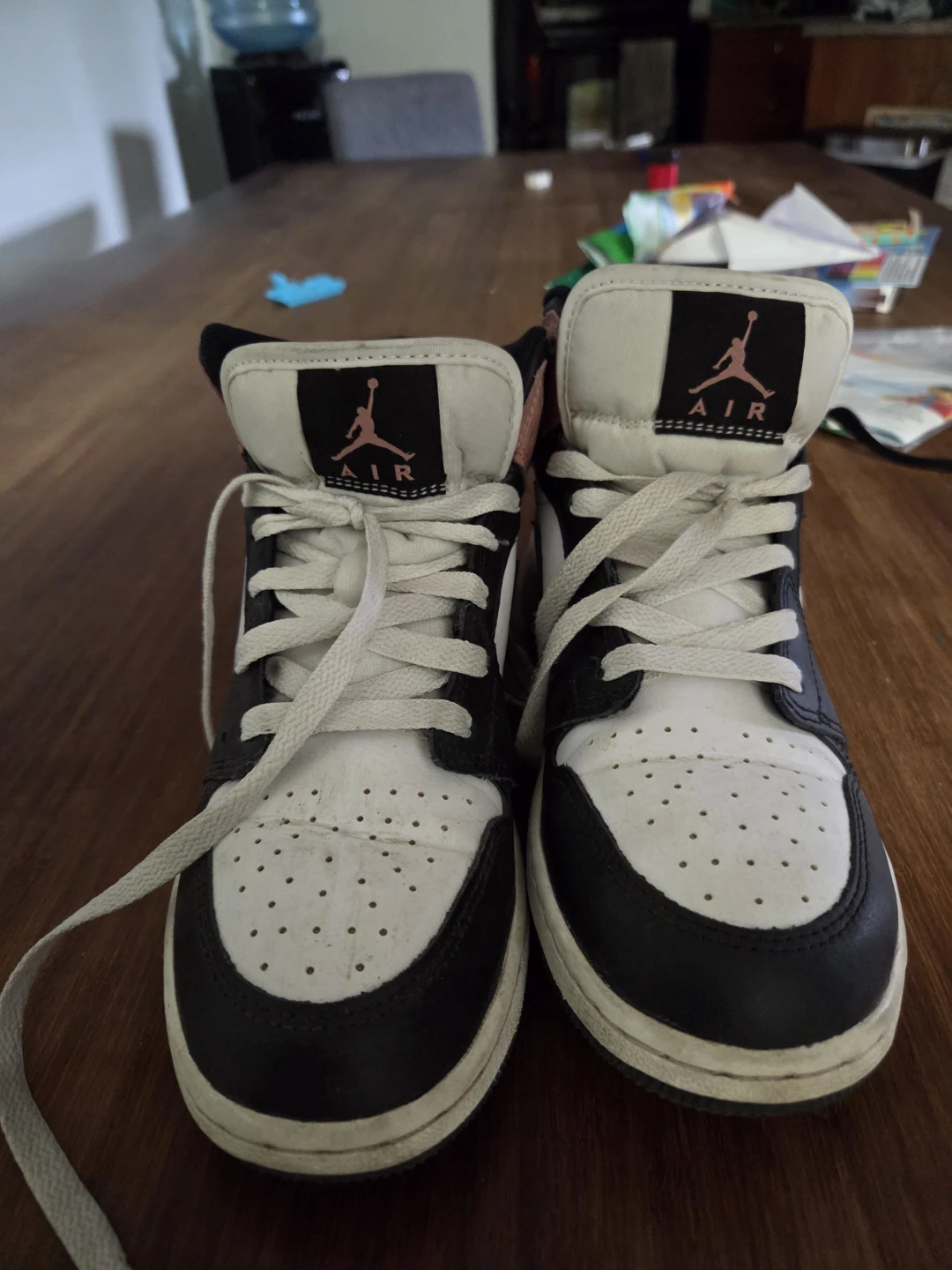 Air Jordan 1 Mid SE GS Shoes