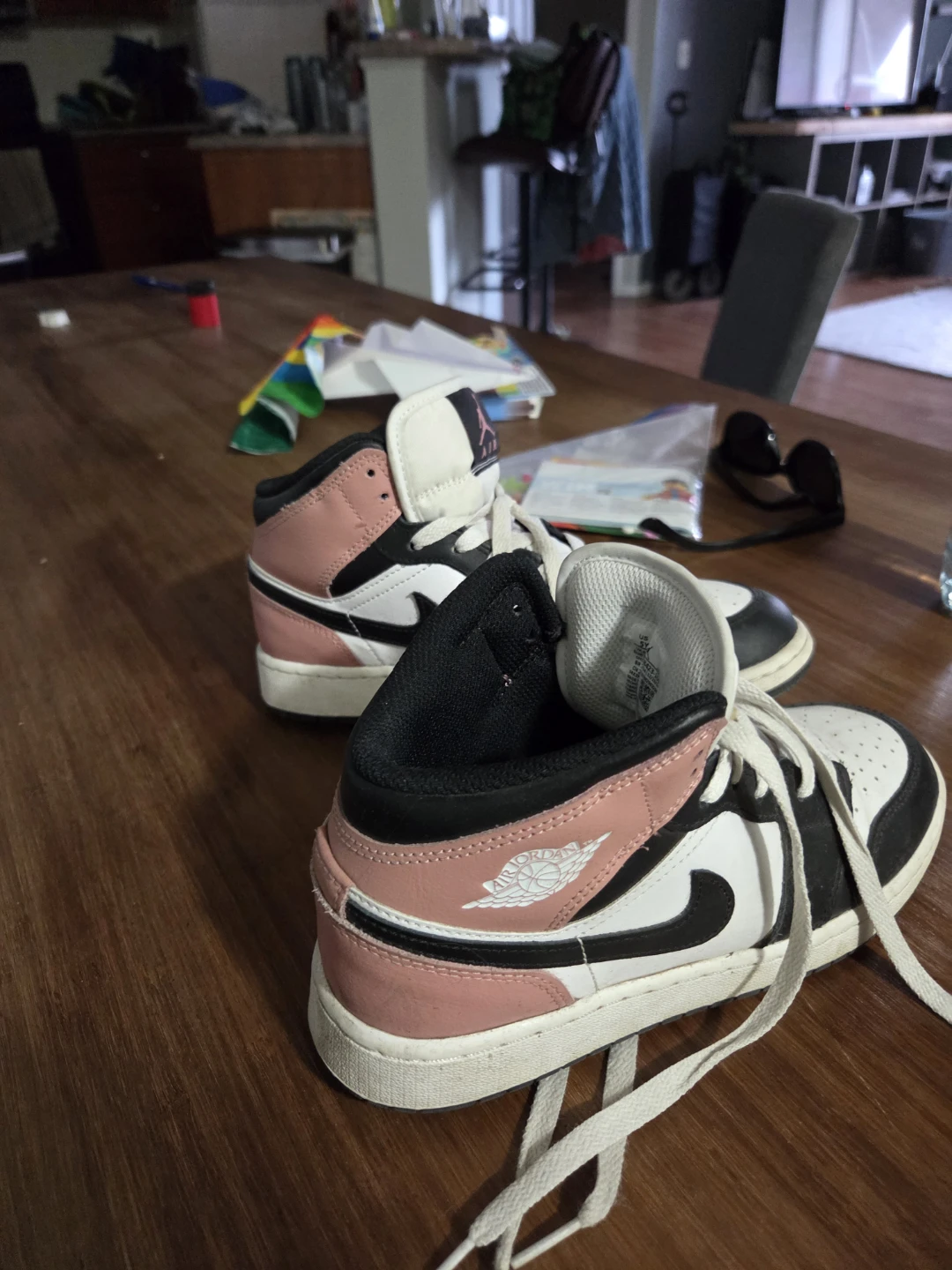 Air Jordan 1 Mid SE GS Shoes - photo 3