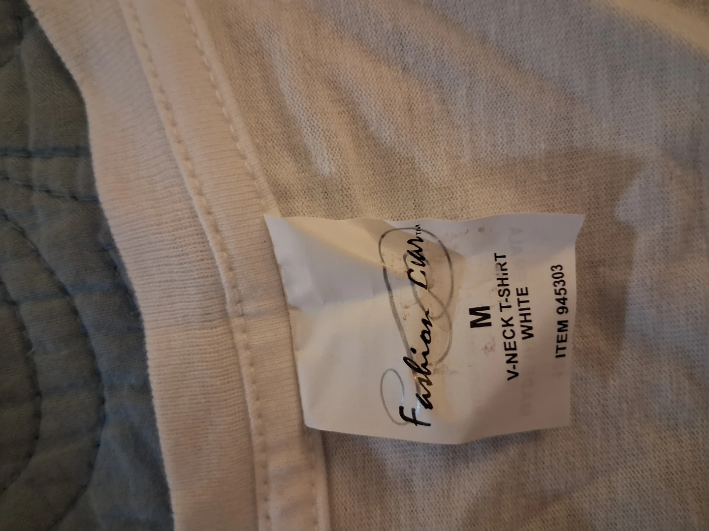 Fashion Q V-Neck T-Shirt - White, Size M - photo 5