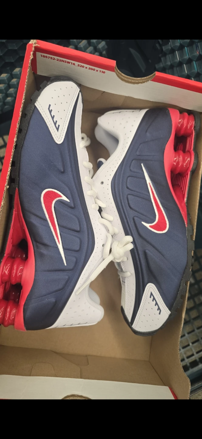 Nike Shox R4 Men's Shoes