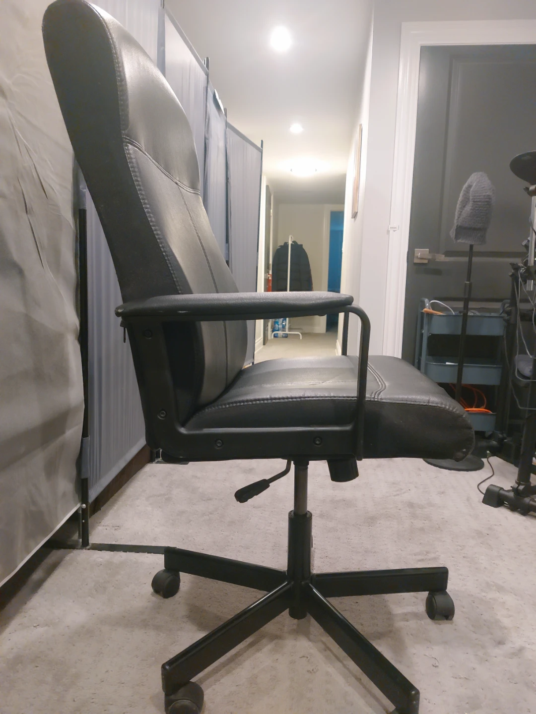 Black Faux Leather Office Chair - photo 4