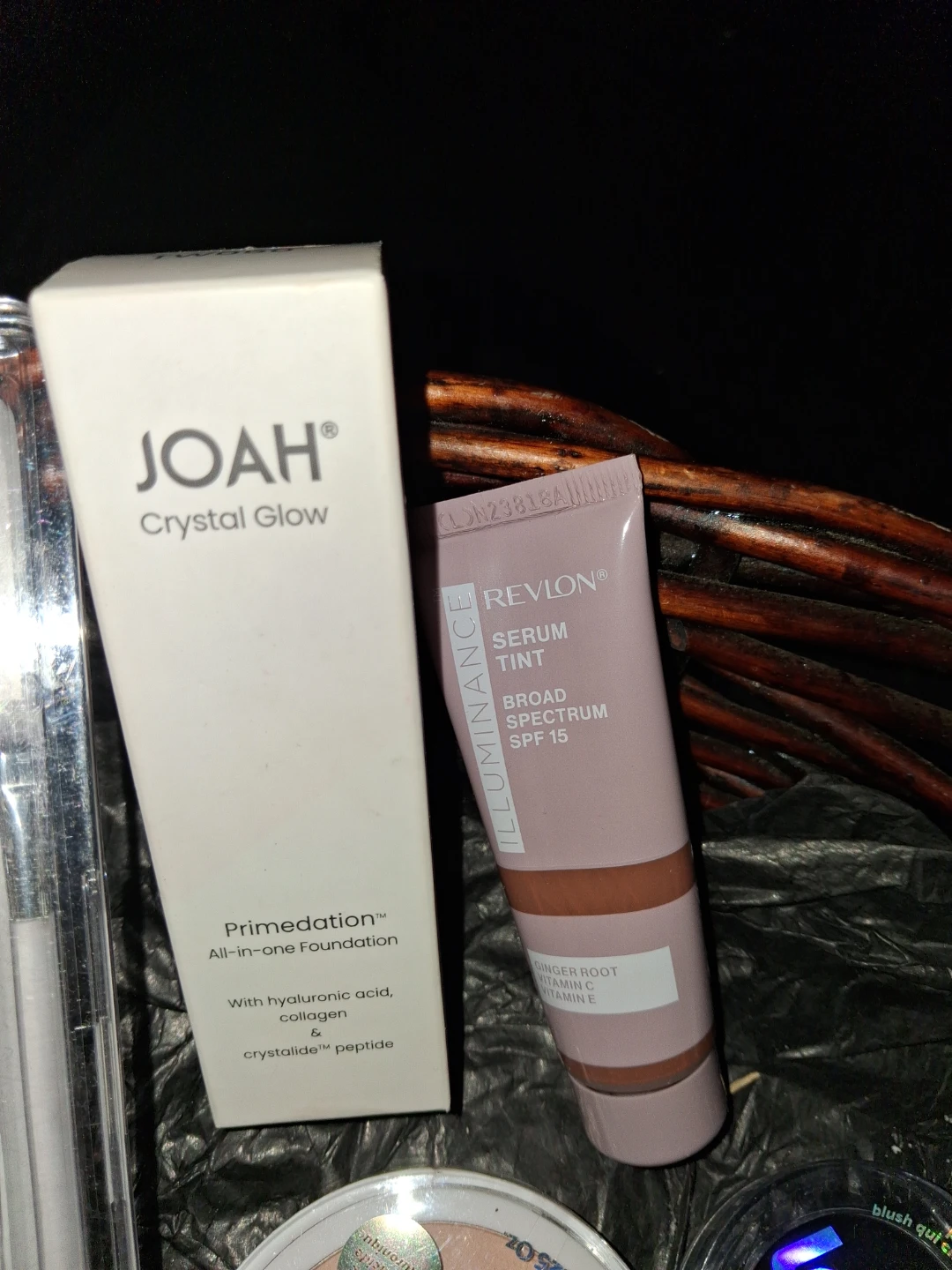 JOAH Crystal Glow Primedation & Revlon Serum Tint Foundation - photo 3