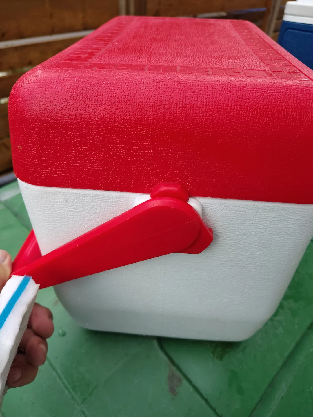 16 Quart Rubbermaid Picnic Cooler with Ice Pack - photo 3