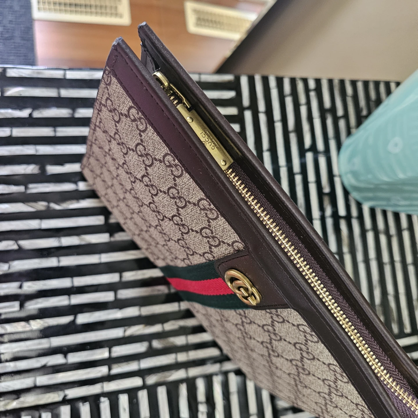 Gucci GG Supreme Pouch Clutch - photo 2