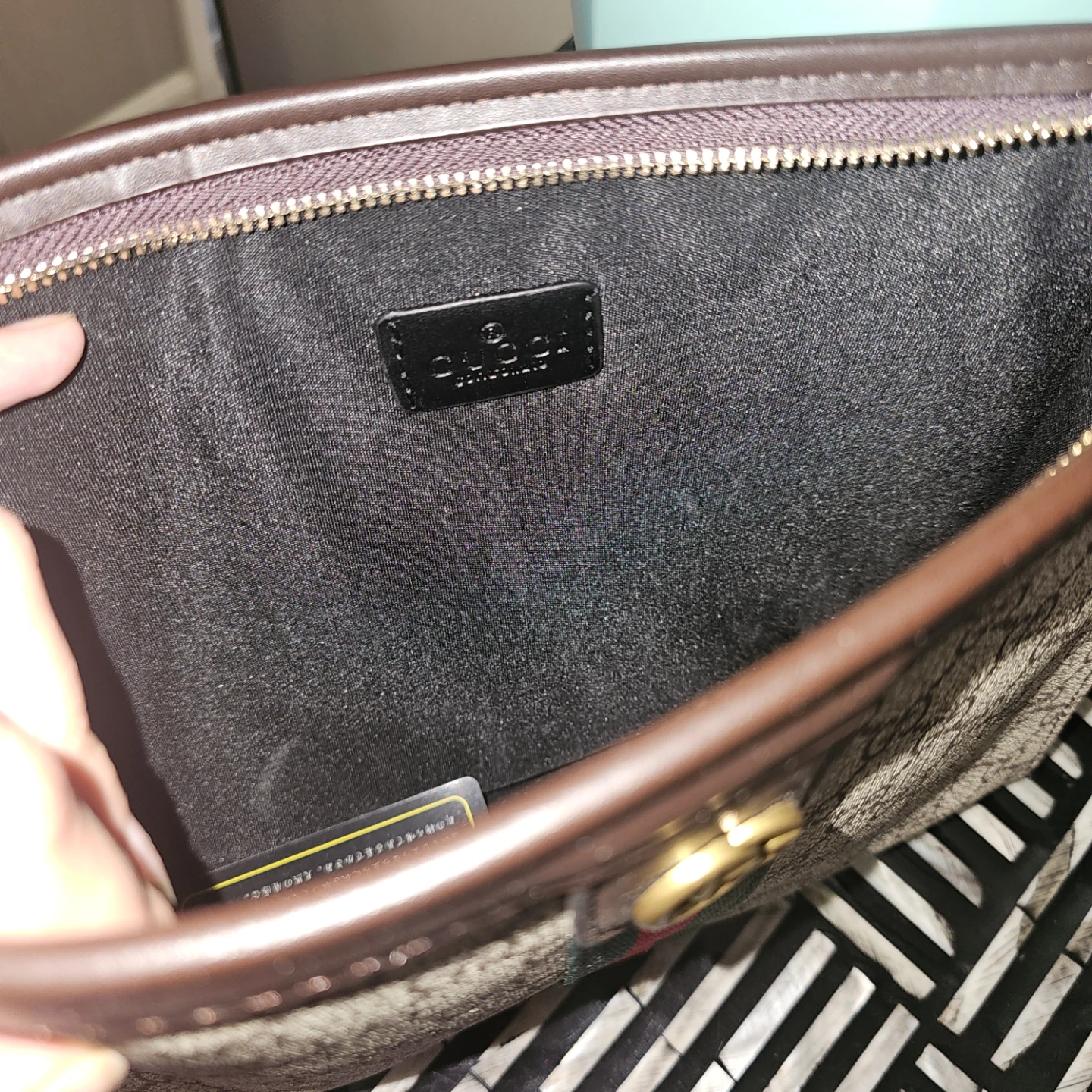 Gucci GG Supreme Pouch Clutch - photo 4