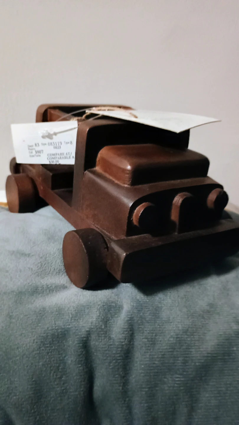 Rustic Wooden Truck Decor - photo 3