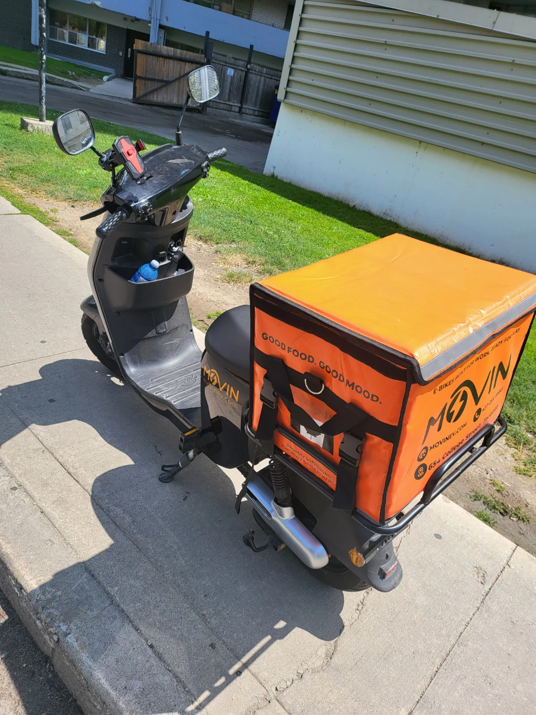 MOVIN Electric Scooter with Delivery Box - photo 2