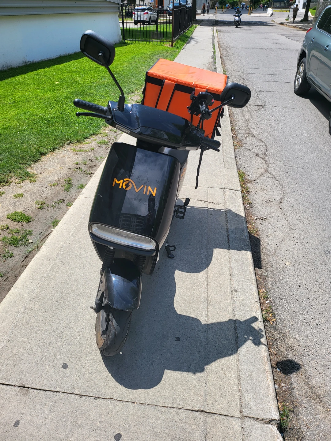 MOVIN Electric Scooter with Delivery Box - photo 4