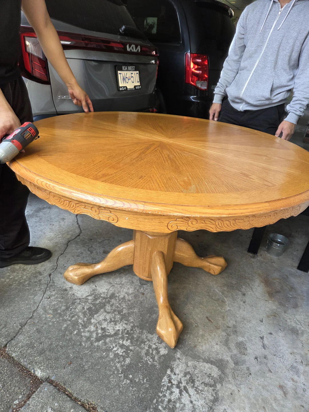 Round Pedestal Dining Table with four chairs
