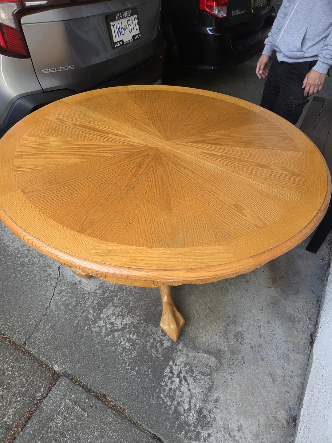 Round Pedestal Dining Table with four chairs - photo 2