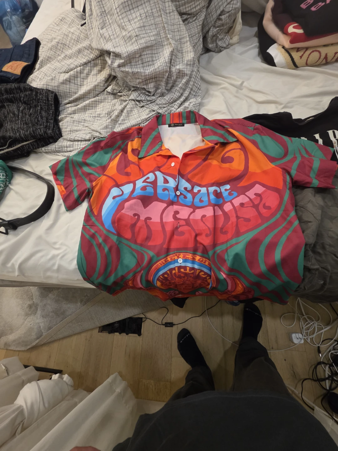 4 shirts medium and large - photo 2