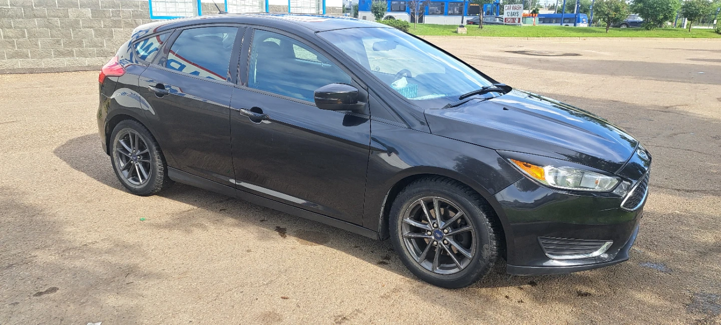 2015 Black Ford Focus Hatchback - photo 4
