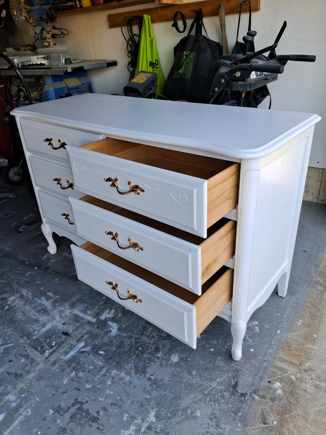 White 6-Drawer Dresser with Ornate Hardware - photo 5