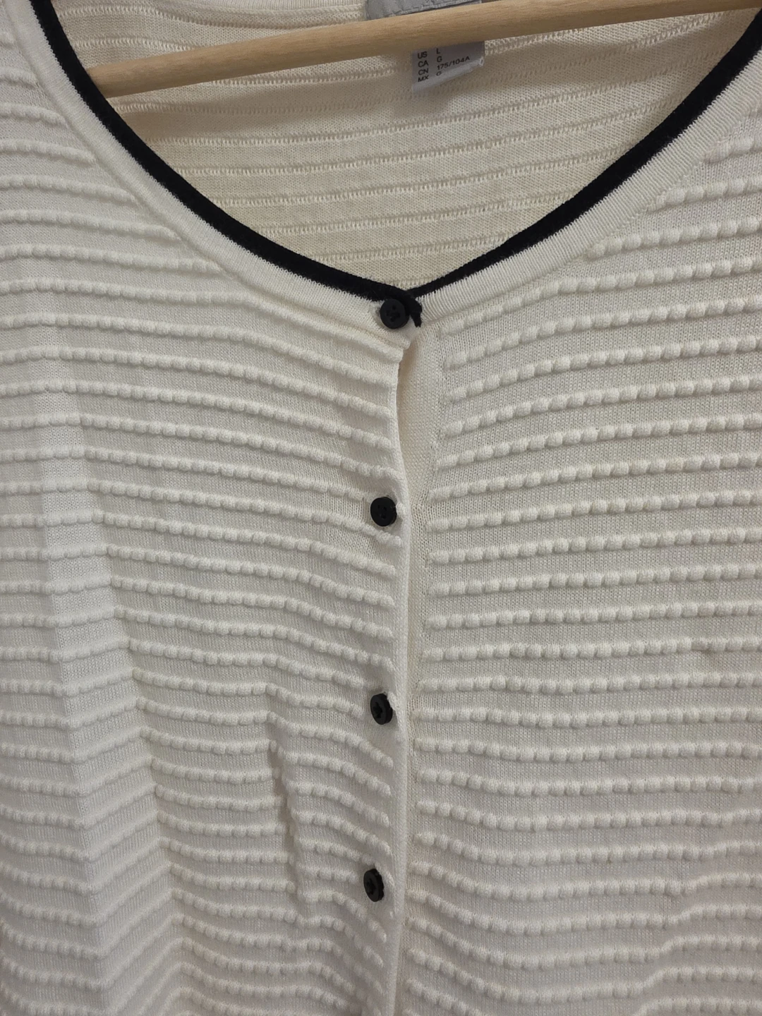 White Cardigan with Black Trim size aM - photo 4