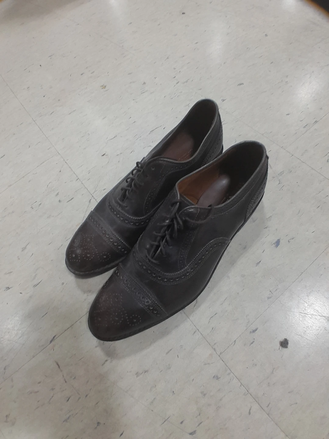 Allen Edmonds Men's Wingtip Oxford Dress Shoes Men's Size 11 - photo 5