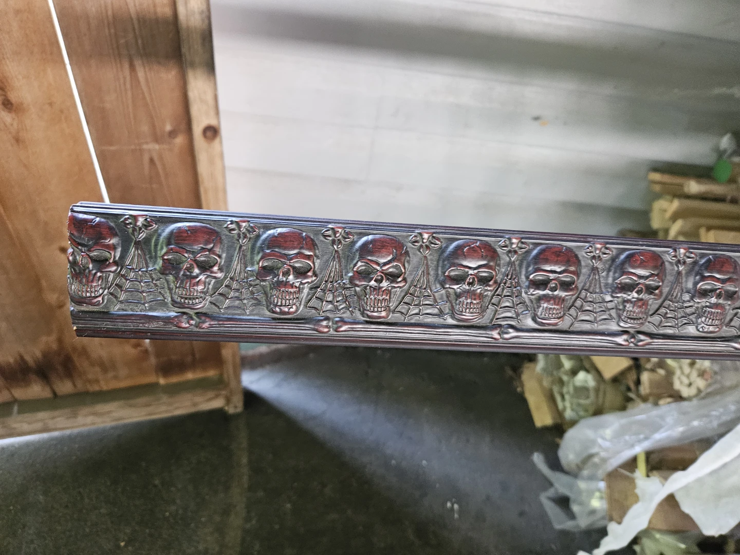 Decorative Skull Picture Frame Trim - photo 2