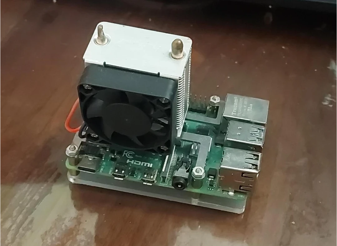 Raspberry Pi 4B with Heatsink and Fan - photo 2