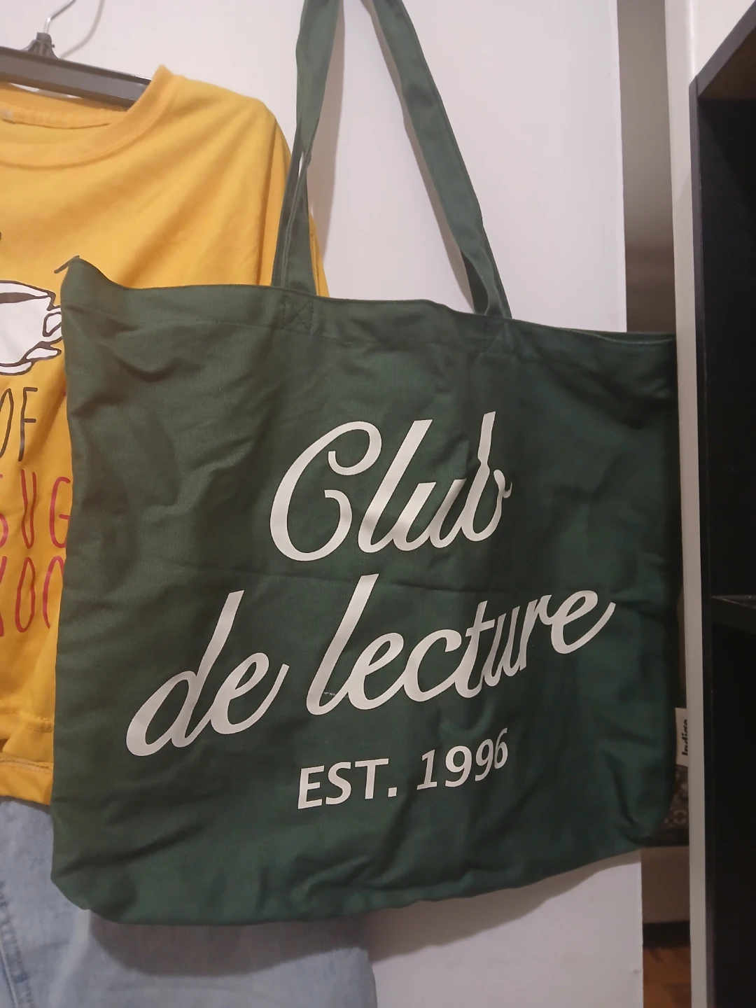 Yellow bts tee and light wash jeans with tote - photo 5