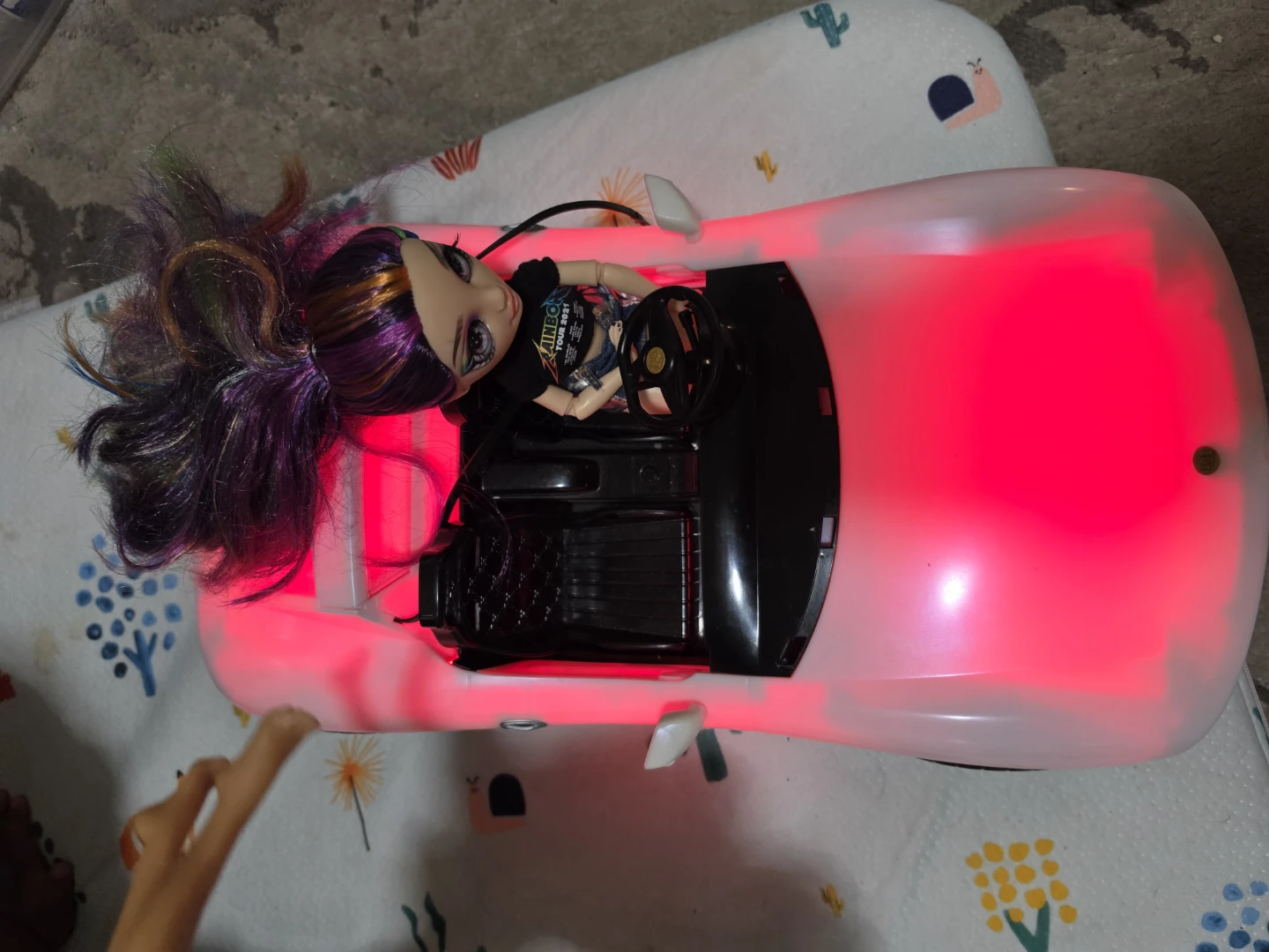 Rainbow High Doll Car with Accessories - photo 4