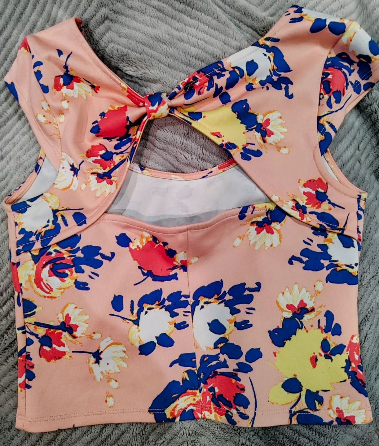 CROC TOPS - New or Barely worn !  Size Med & Sm. - photo 2