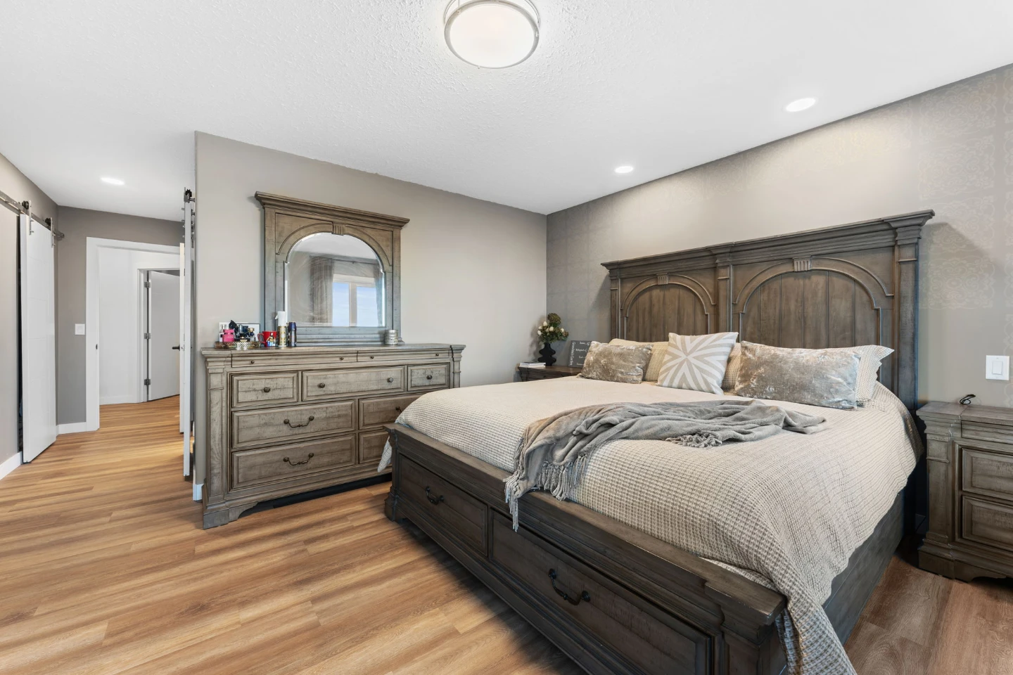 Solid Wood Bedroom Set - King Bed Frame & Dresser - photo 2