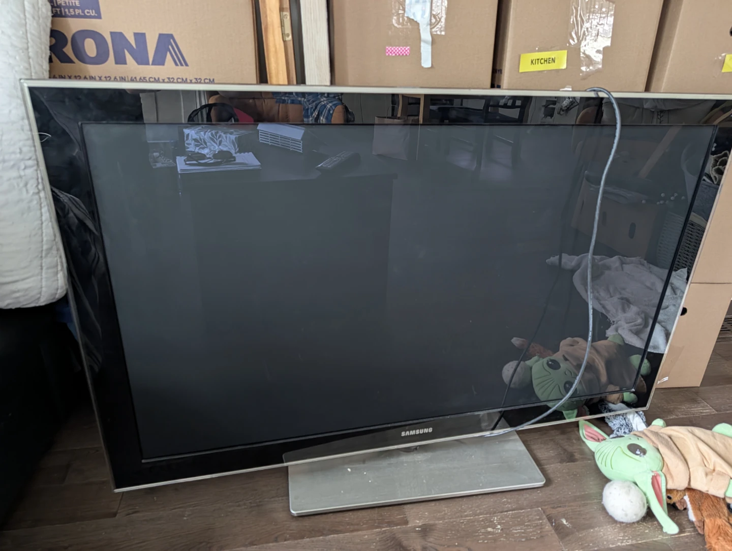 Samsung TV with Remote