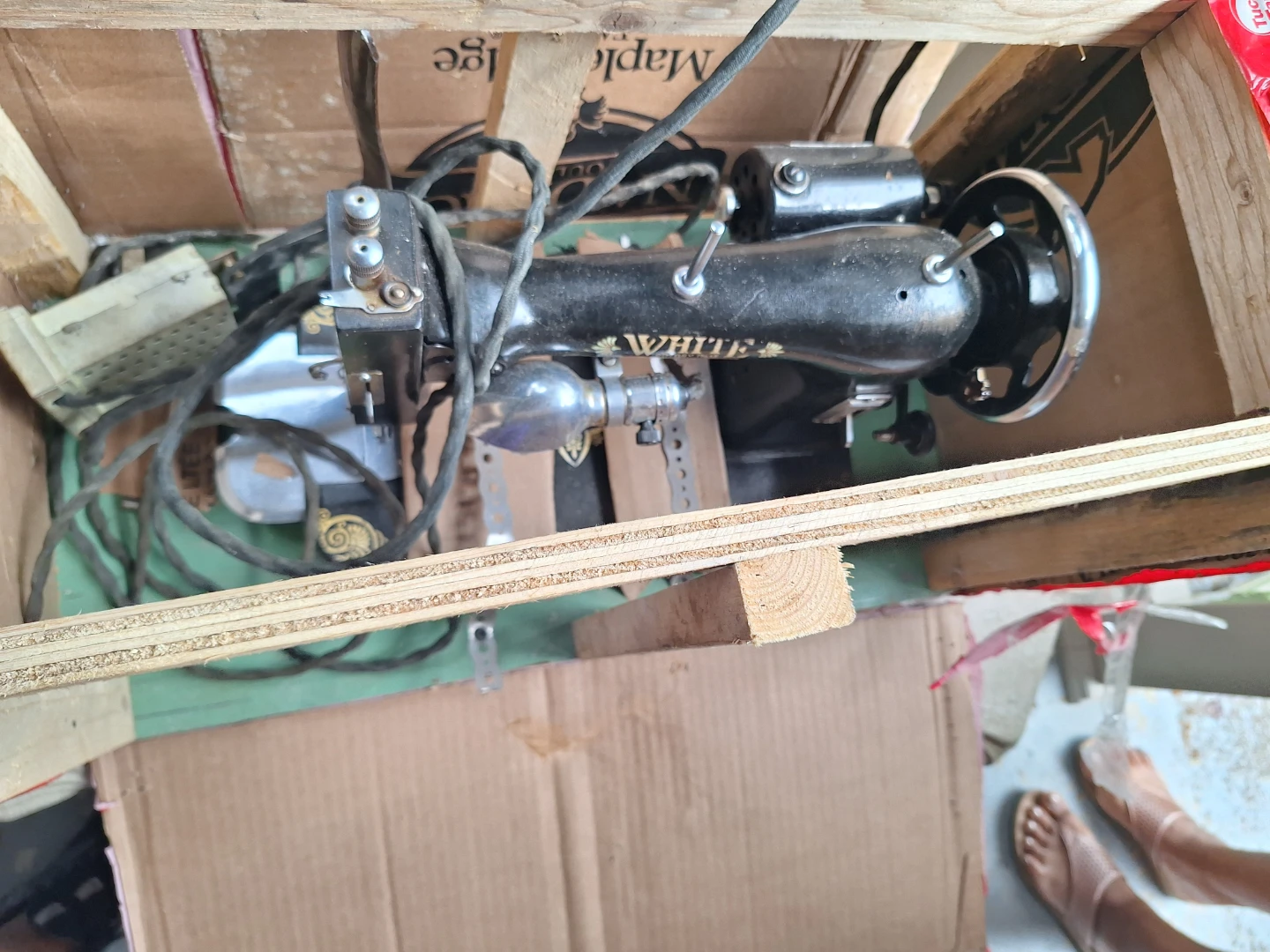 White Rotary No. 15 Sewing Machine - photo 2