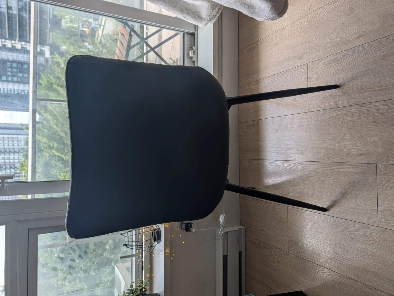 Dining table with 4 Chairs- very lightly used - photo 3