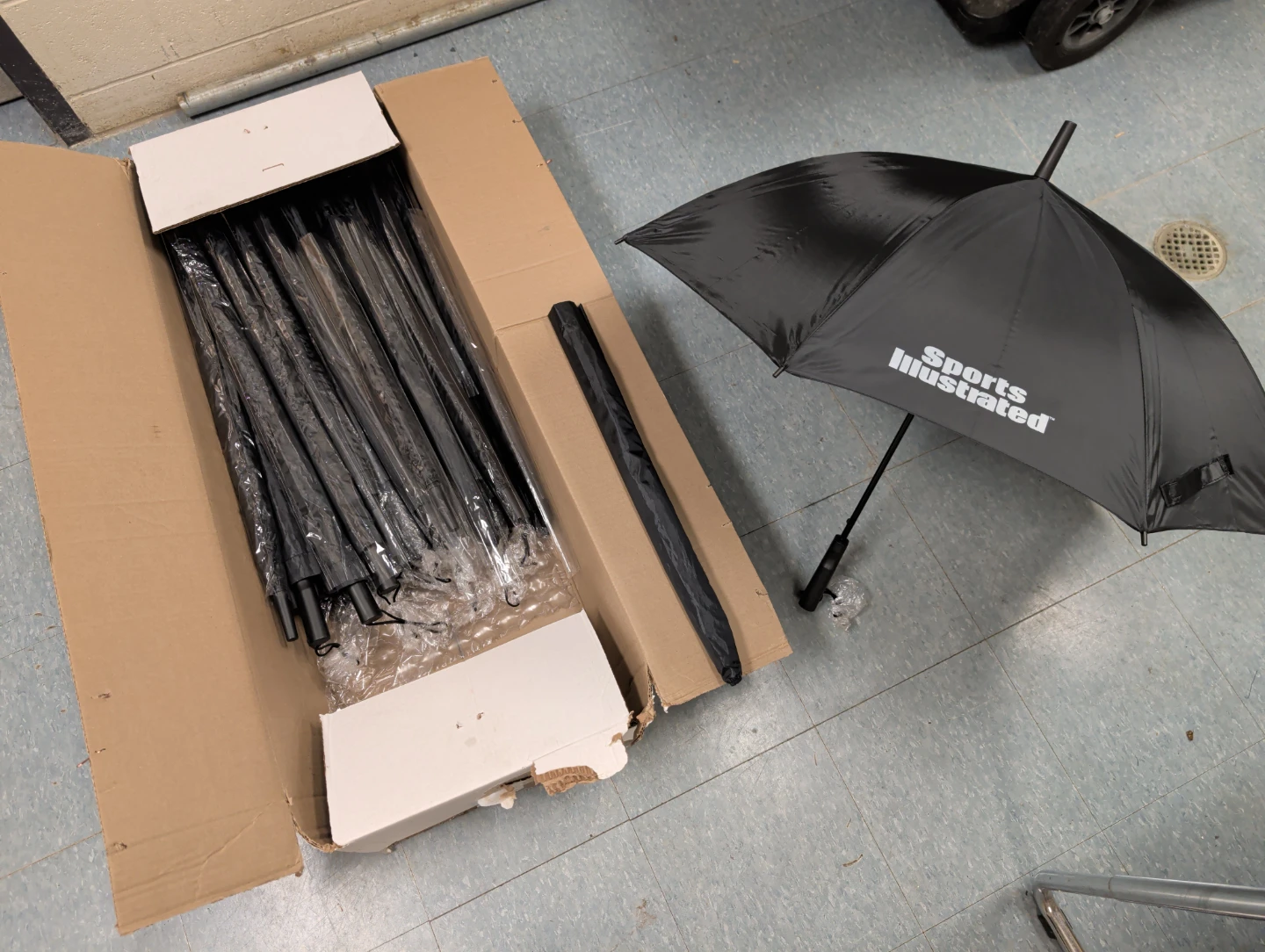 Sports Illustrated Black Umbrellas - - photo 3