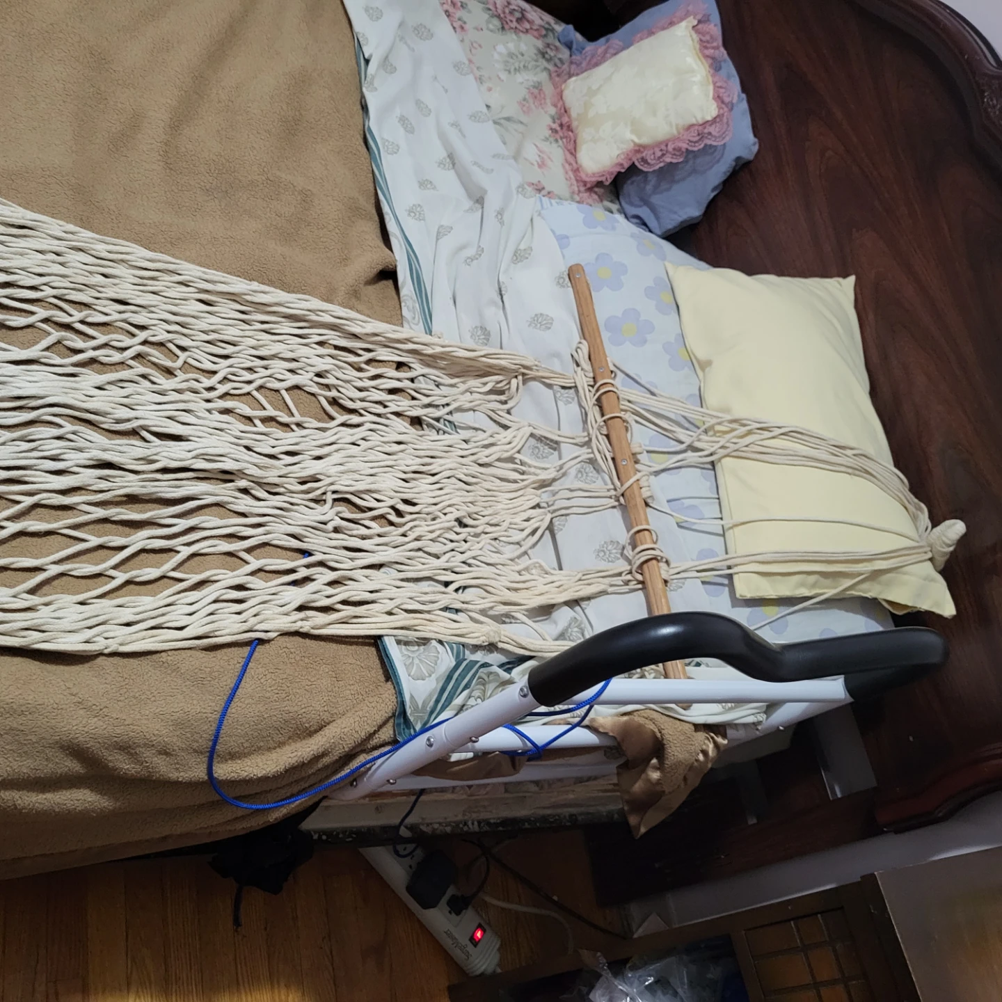 White Macrame Hammock Chair - photo 3