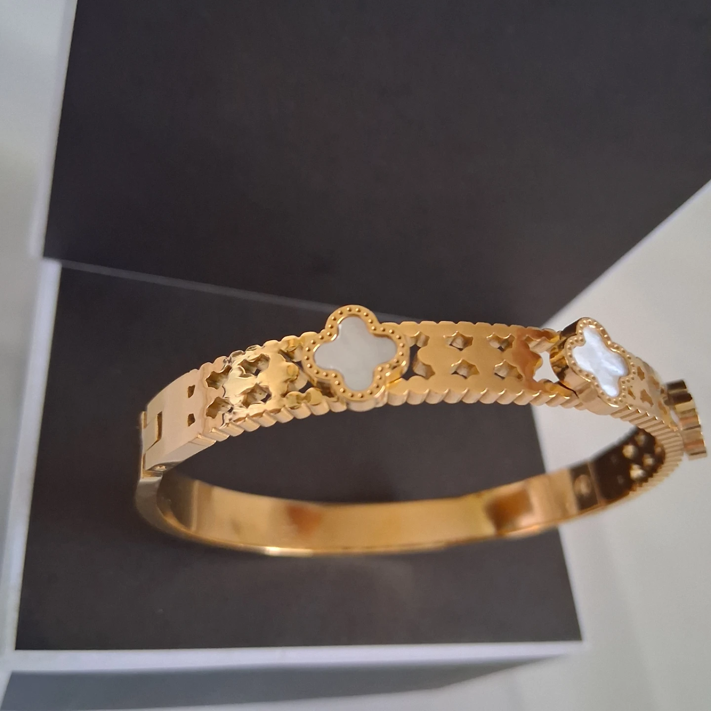 Gold Clover Bangle Bracelet - photo 3