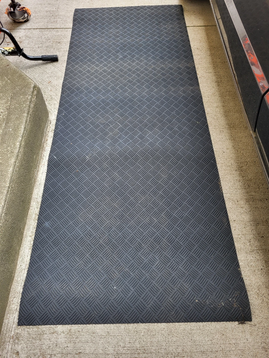 Diamond Plate Rubber Mat 6 feet