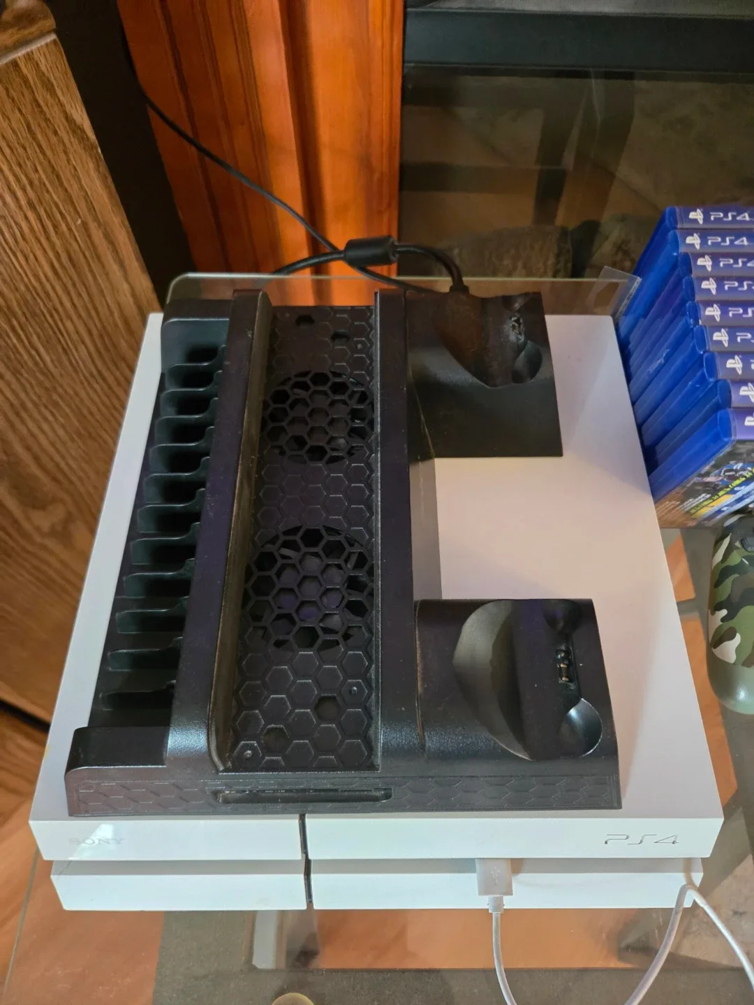 White Destiny PS4 and accessories - photo 4