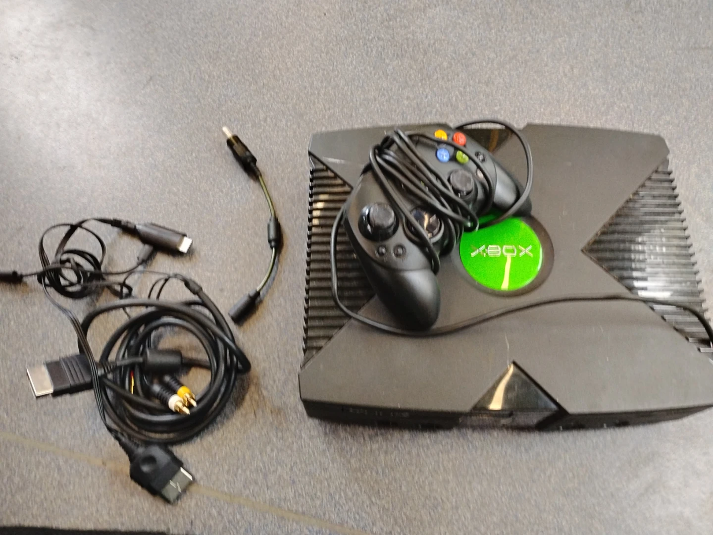 Original Xbox Console with Controller and Cables - photo 3