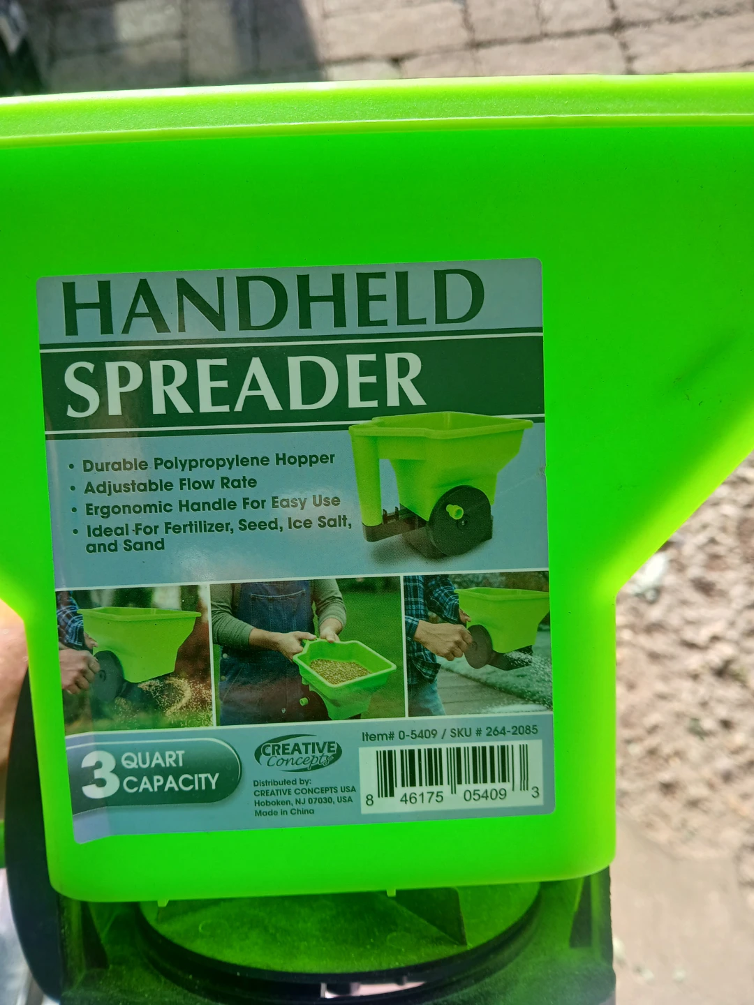 Green Handheld Spreader - 3 Quart Capacity - photo 2