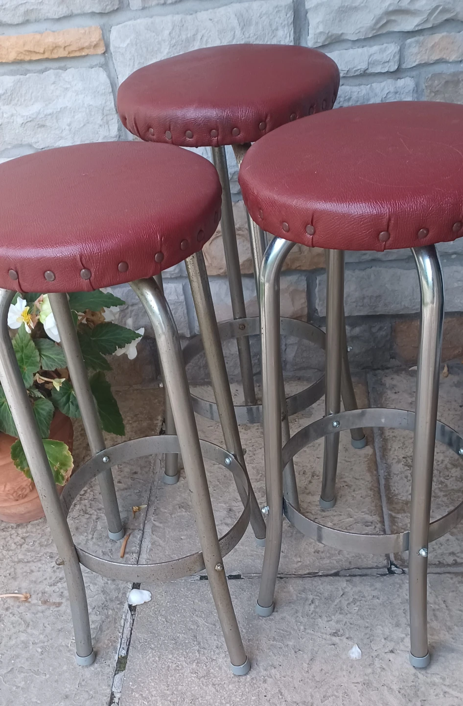 Vindage  3 Bar Stools - photo 2