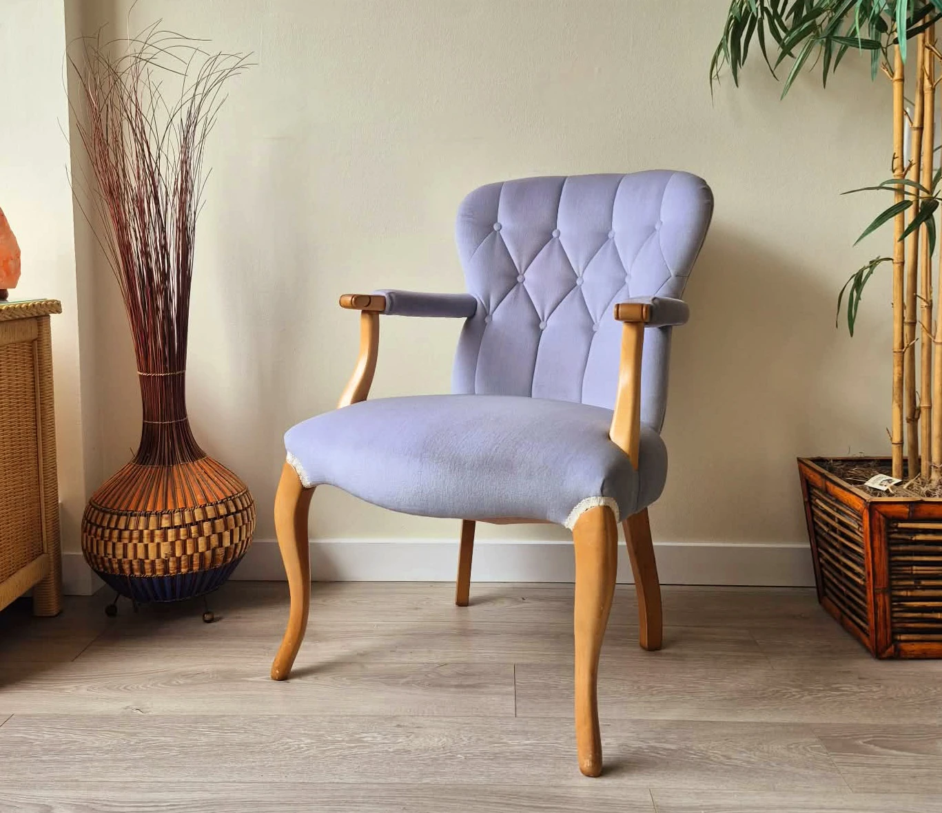 Vintage Tufted Violet Accent Arm Chair With Wooden Frame