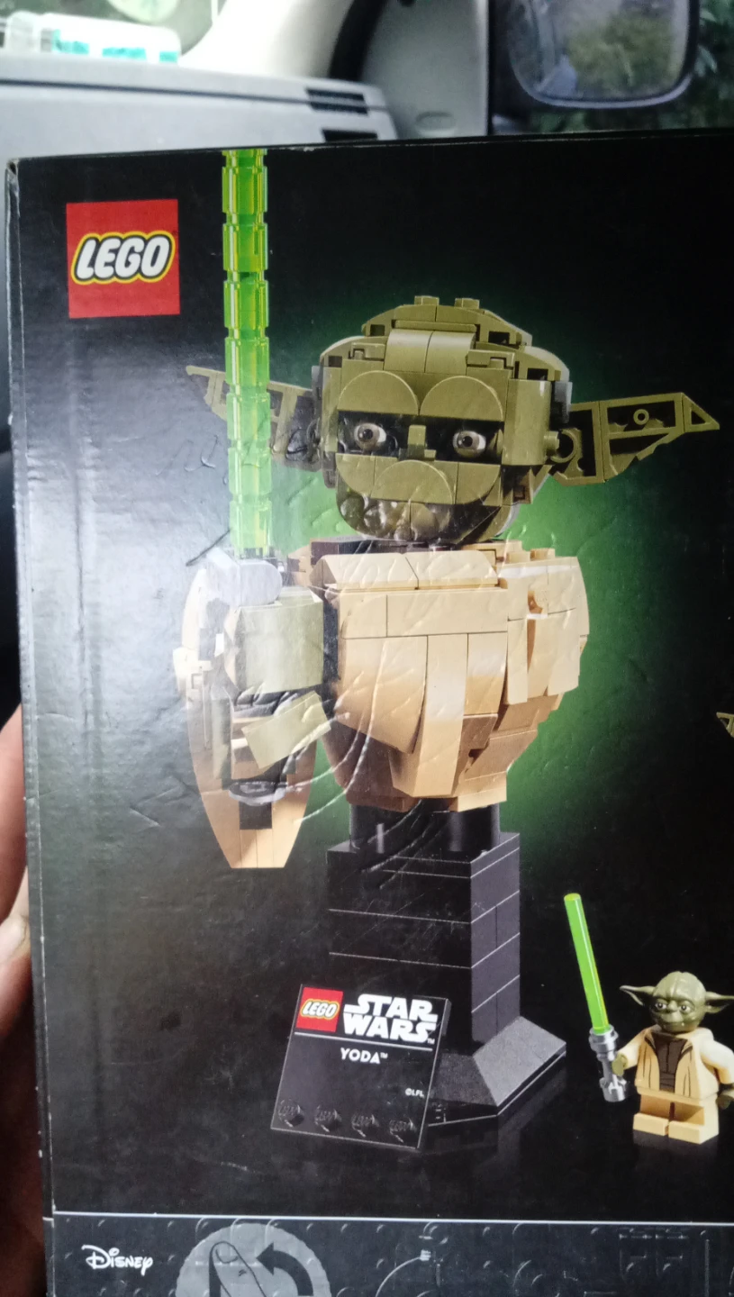 Brand New LEGO Star Wars Yoda Building Set