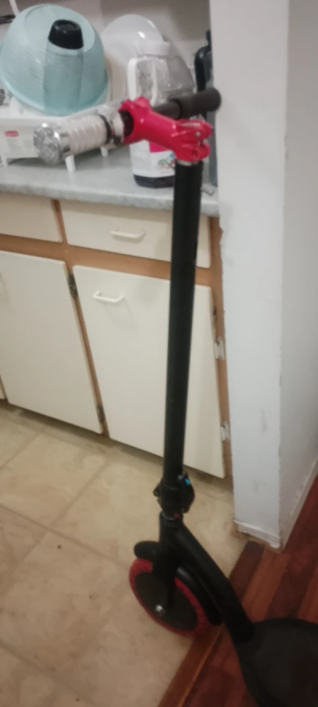 Black Electric Scooter with Red Accents not working project - photo 3