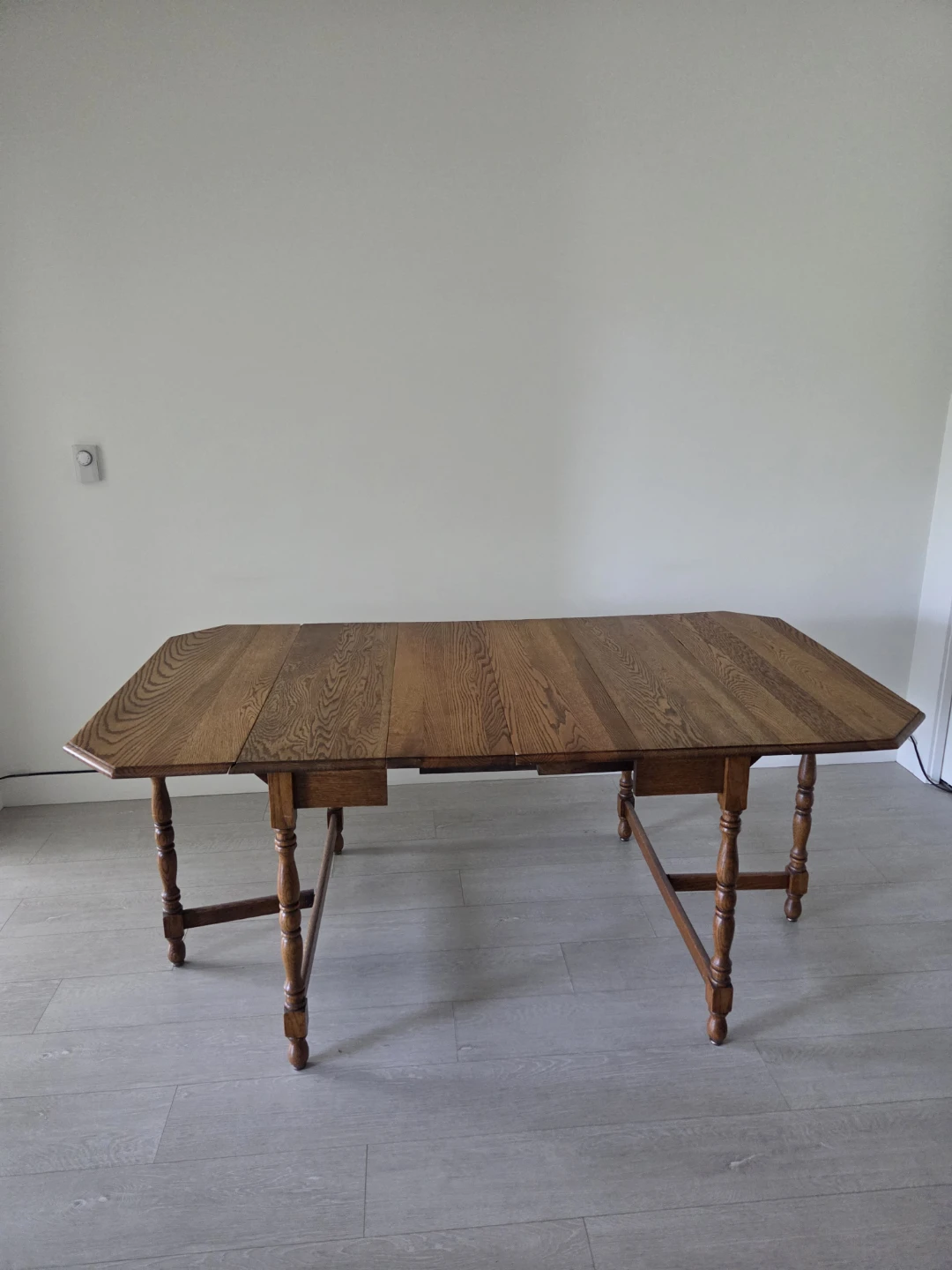 Urgently Selling - Vintage Red Oak Expandable Dining Table