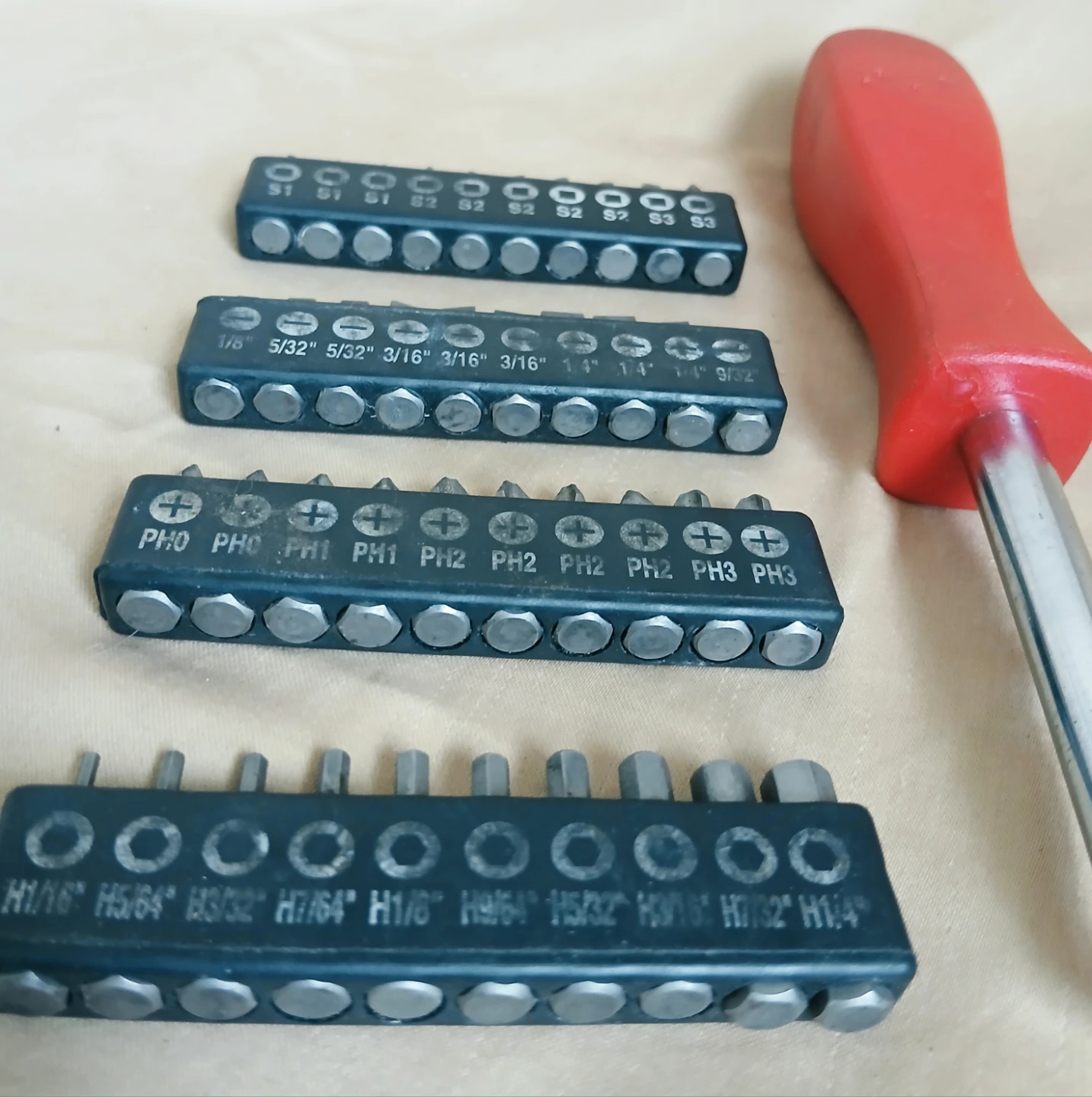 Screwdriver Bit Set of 40 items with Handle