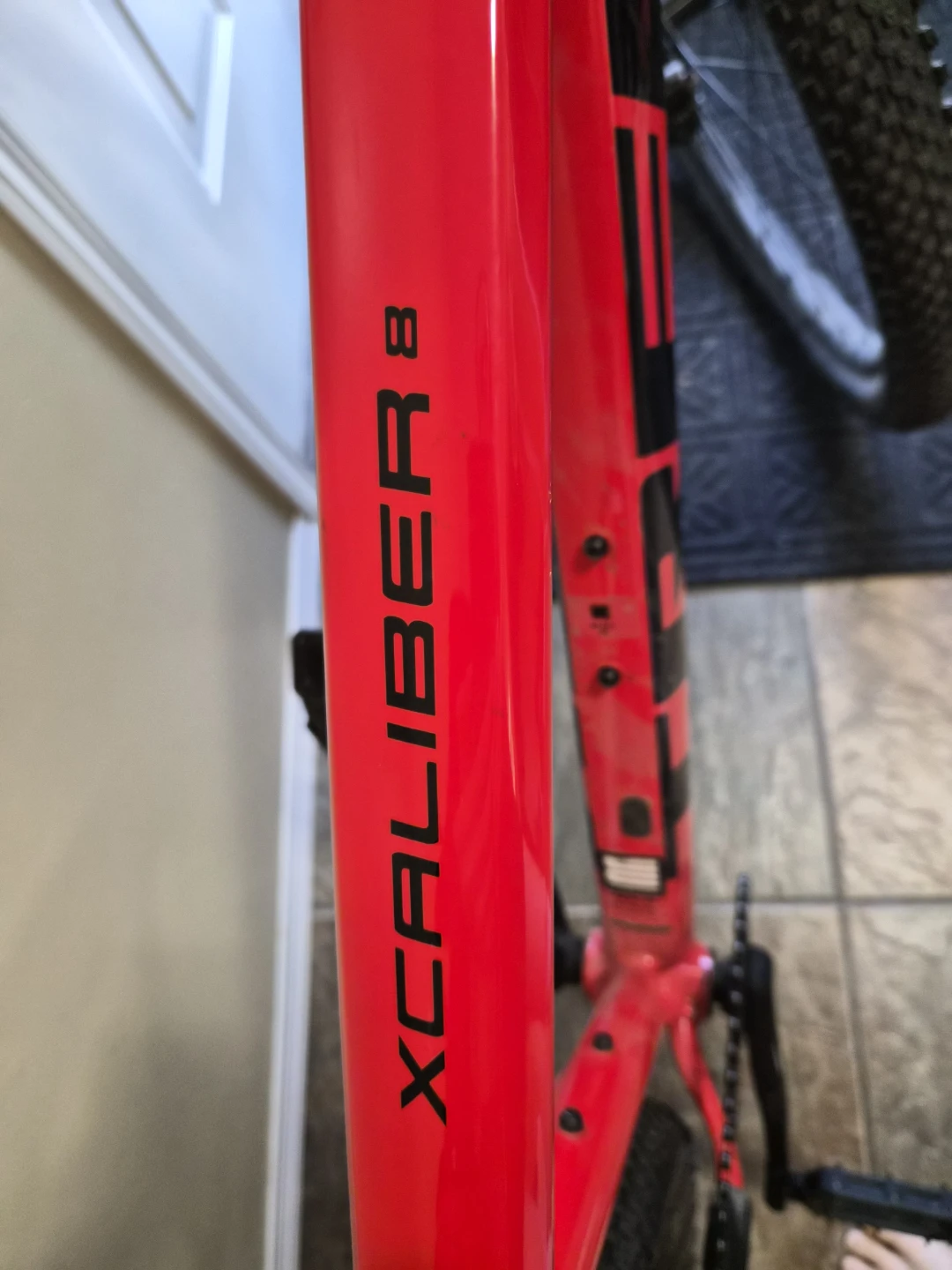 Trek X-Caliber 8 Mountain Bike like new - photo 2