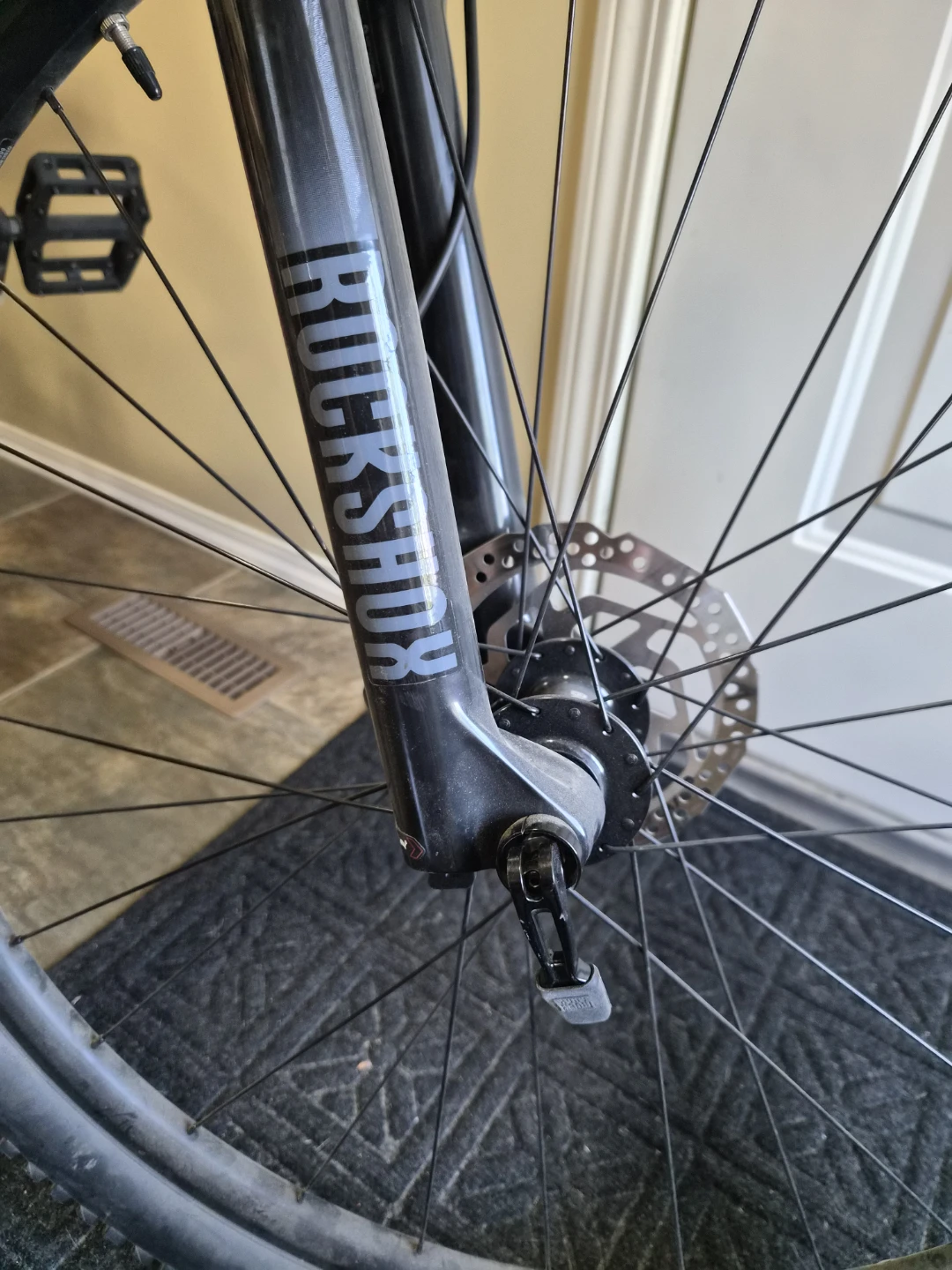 Trek X-Caliber 8 Mountain Bike like new - photo 3
