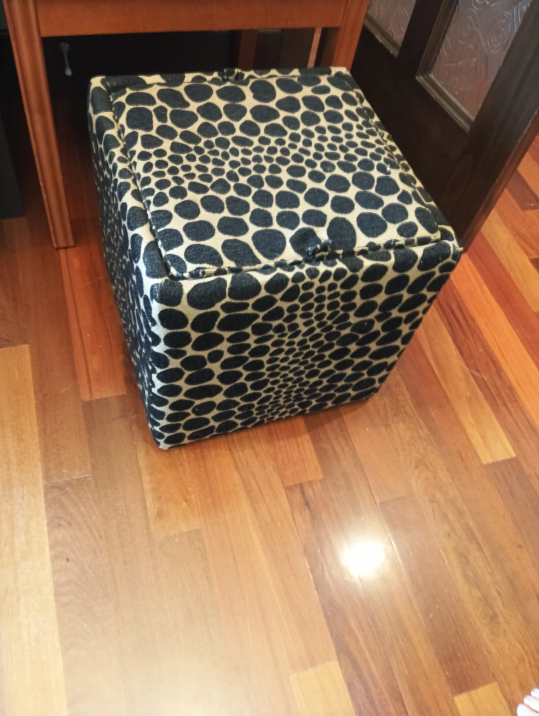 Storage Ottoman - Giraffe Print