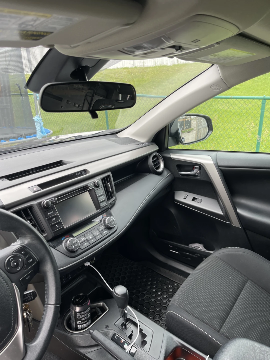 2017 Toyota RAV4 XLE AWD fully loaded - photo 3
