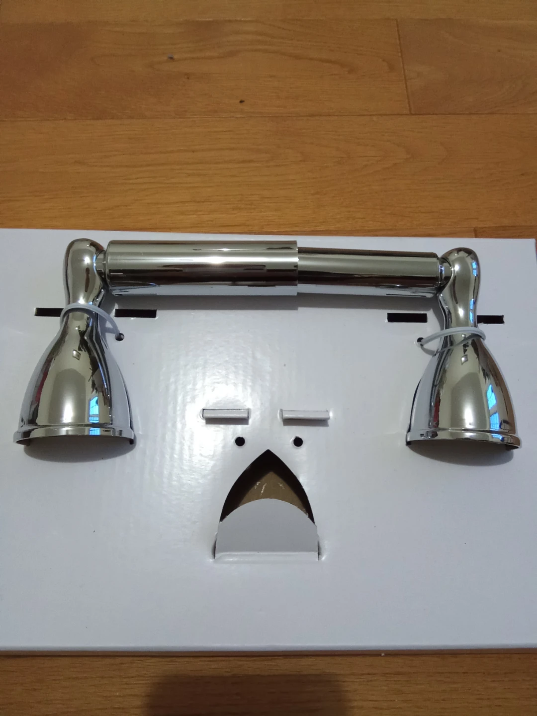 NEW Chrome Toilet Paper Holder