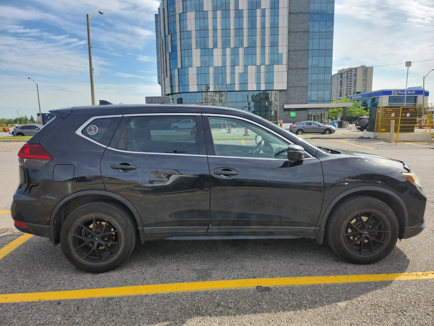2018 Black Nissan Rogue AWD - photo 2