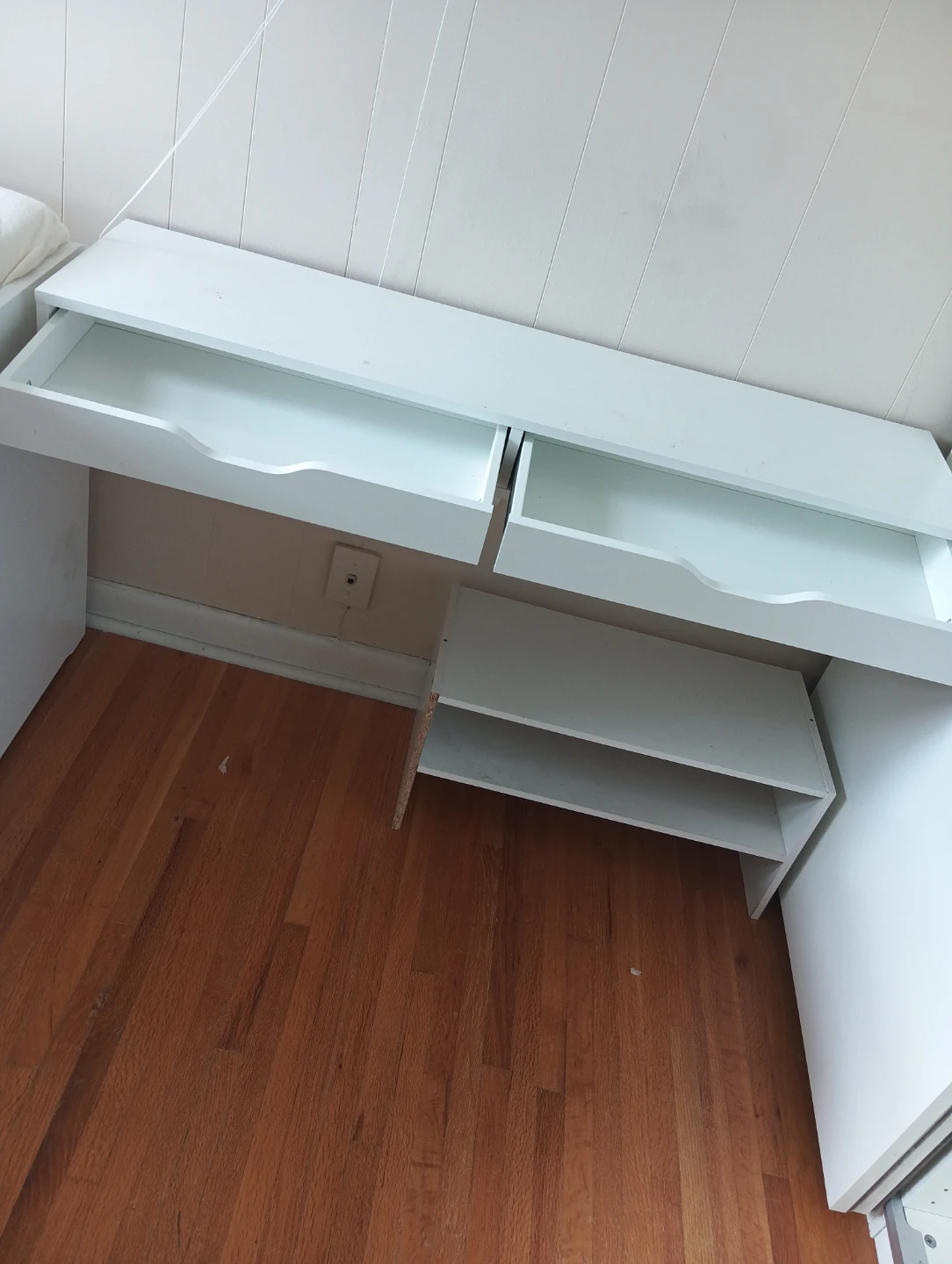 White Drawer Unit - photo 2