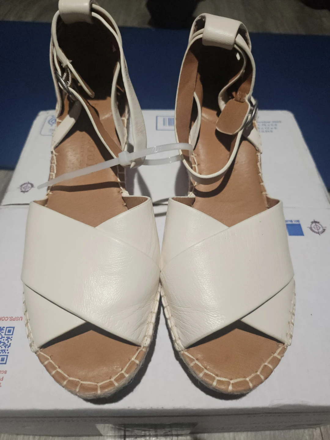 Journee Collection Womens White Espadrille Wedge Sandals